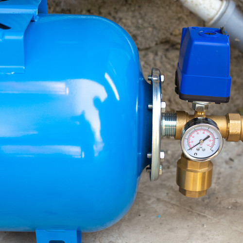 blue booster pump for plumbing
